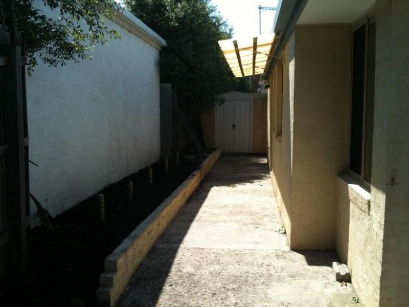 68 Amberly Park Drive, Narre Warren South VIC 3805