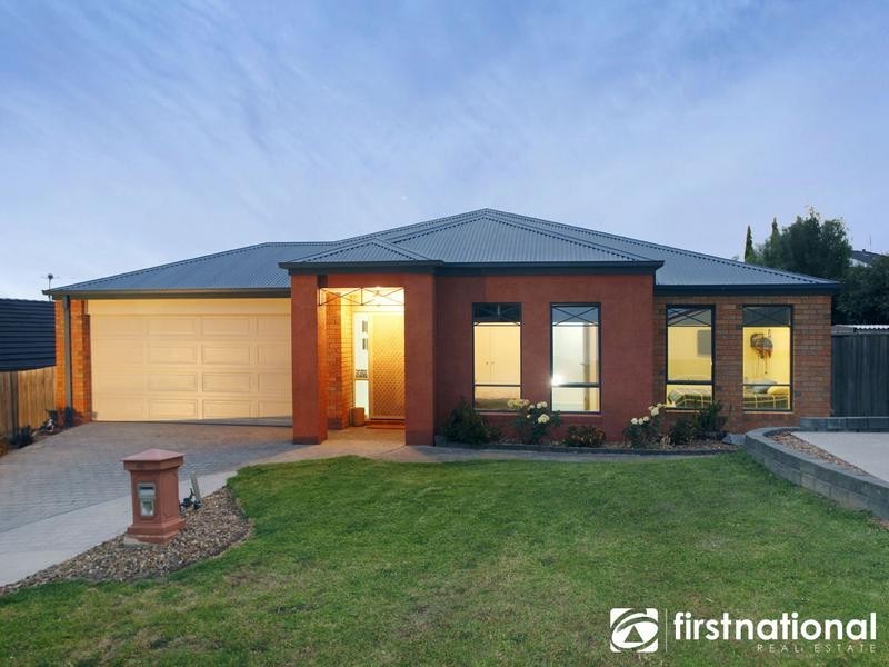 40 Lorikeet Drive, Berwick VIC 3806