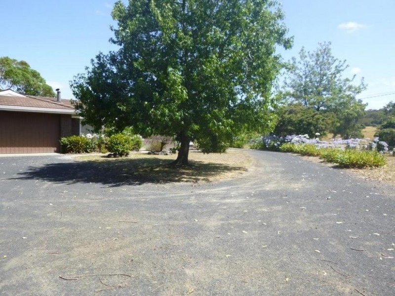 33 Officer-Upper Beaconsfield Road, Officer VIC 3809