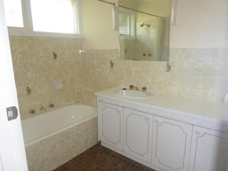 33 Officer-Upper Beaconsfield Road, Officer VIC 3809