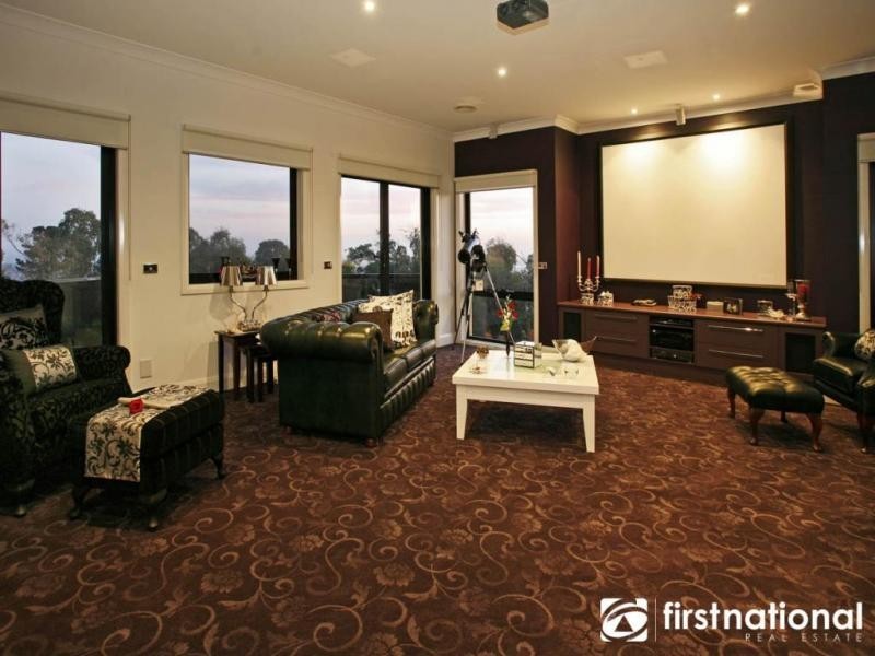 9 Natren Court, Berwick VIC 3806