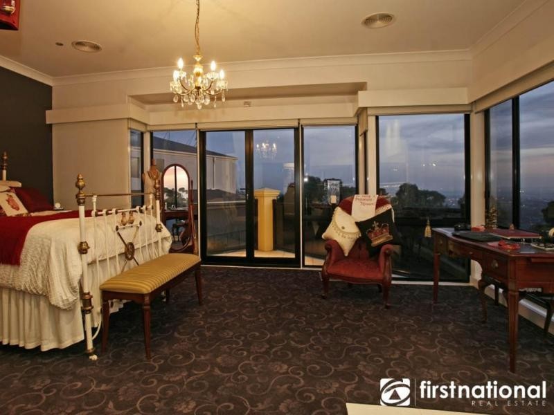 9 Natren Court, Berwick VIC 3806