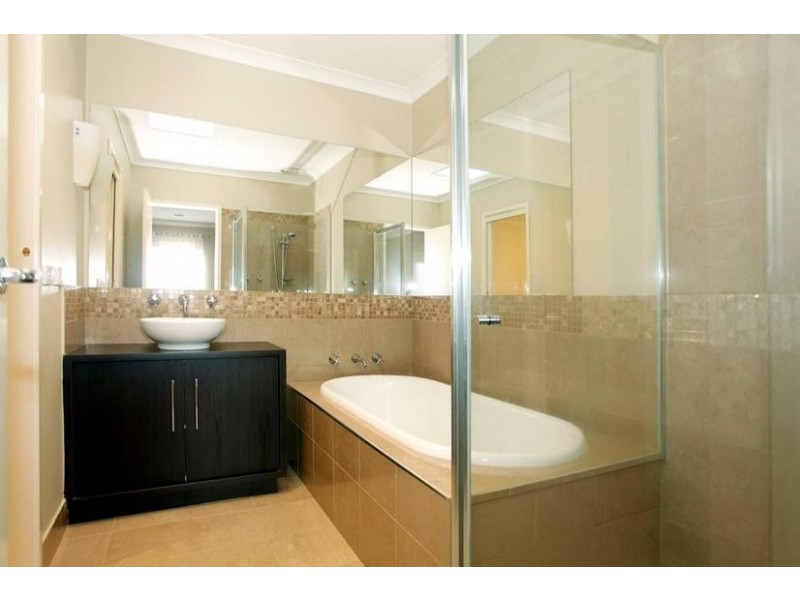 24 Chase Boulevard, Berwick VIC 3806