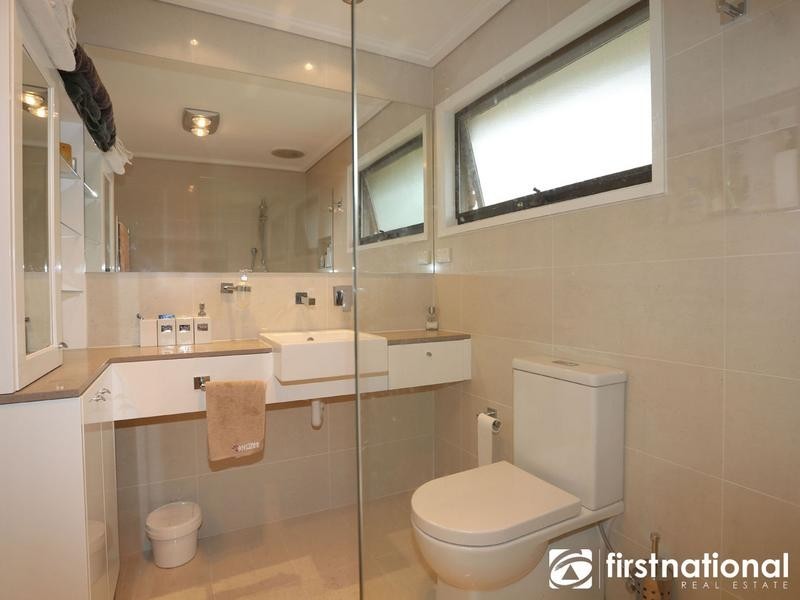 4 Reginald Close, Berwick VIC 3806