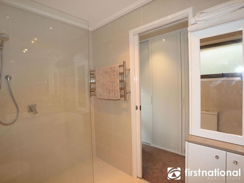 4 Reginald Close, Berwick VIC 3806