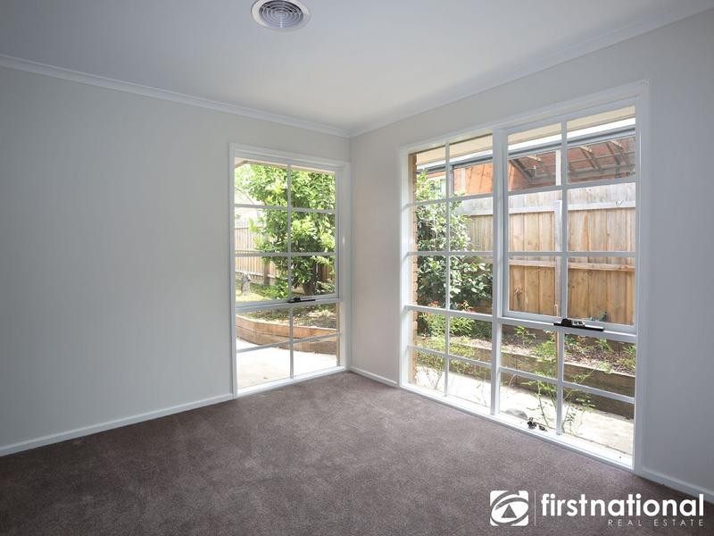 4 Reginald Close, Berwick VIC 3806