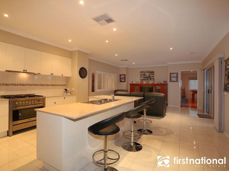 56 Banjo Paterson Drive, Pakenham VIC 3810