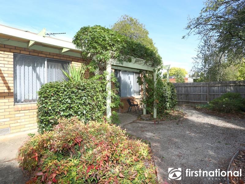 4/7 Manuka Road, Berwick VIC 3806