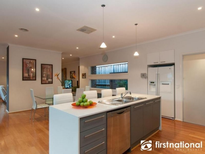 2 Bron-Y-Aur Close, Berwick VIC 3806
