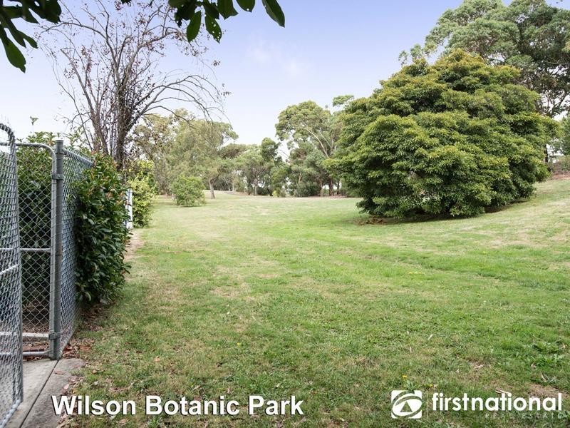 26 Outlook Drive, Berwick VIC 3806
