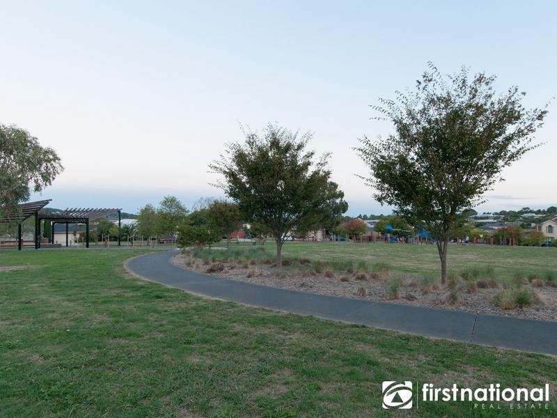 66 Fairholme Boulevard, Berwick VIC 3806