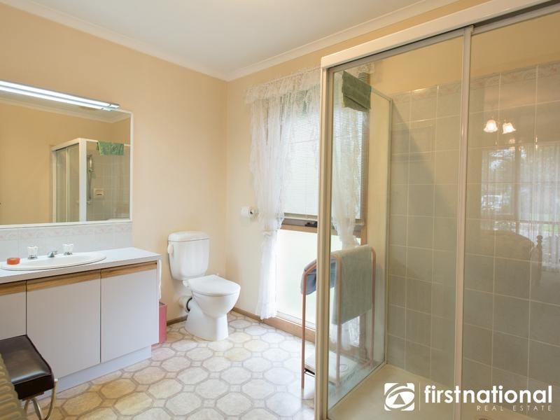 8 Ashfield Drive, Berwick VIC 3806