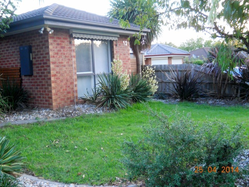 12 Hillman Court, Berwick VIC 3806