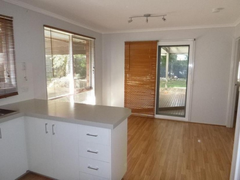 12 Hillman Court, Berwick VIC 3806