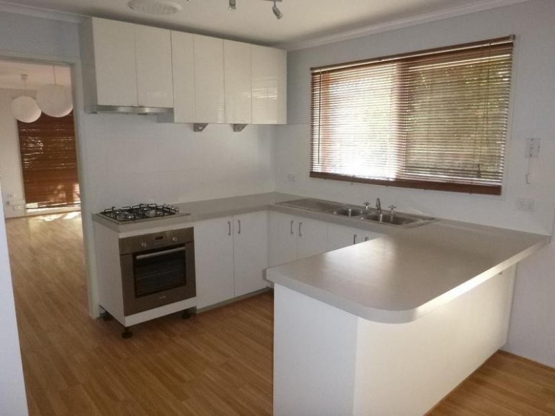 12 Hillman Court, Berwick VIC 3806