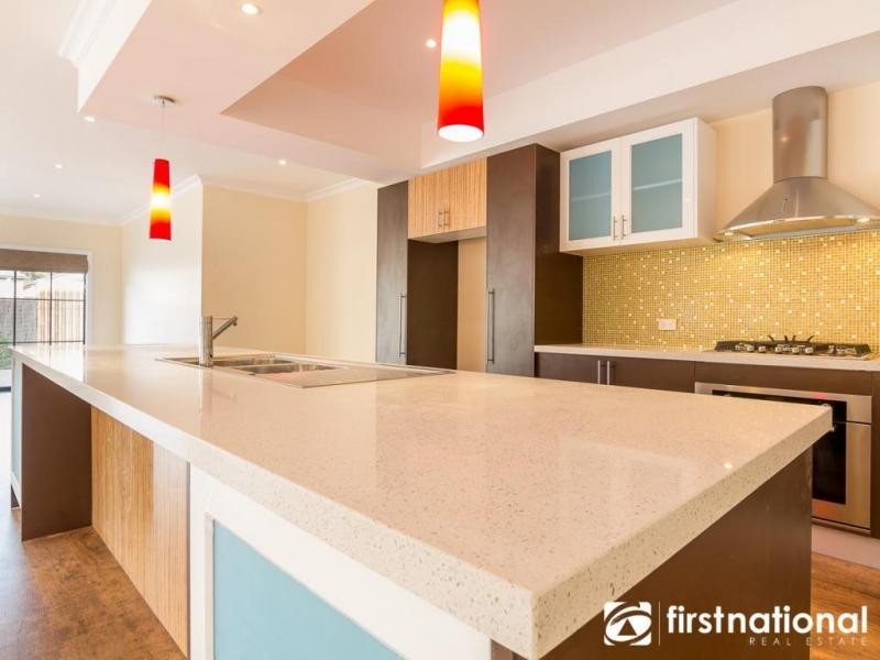 6 Ascent Drive, Cranbourne North VIC 3977