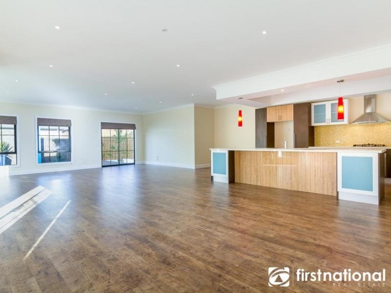 6 Ascent Drive, Cranbourne North VIC 3977