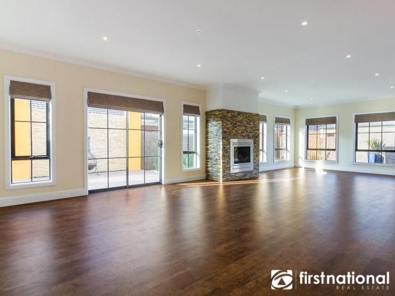 6 Ascent Drive, Cranbourne North VIC 3977