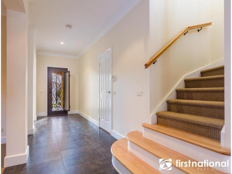 6 Ascent Drive, Cranbourne North VIC 3977