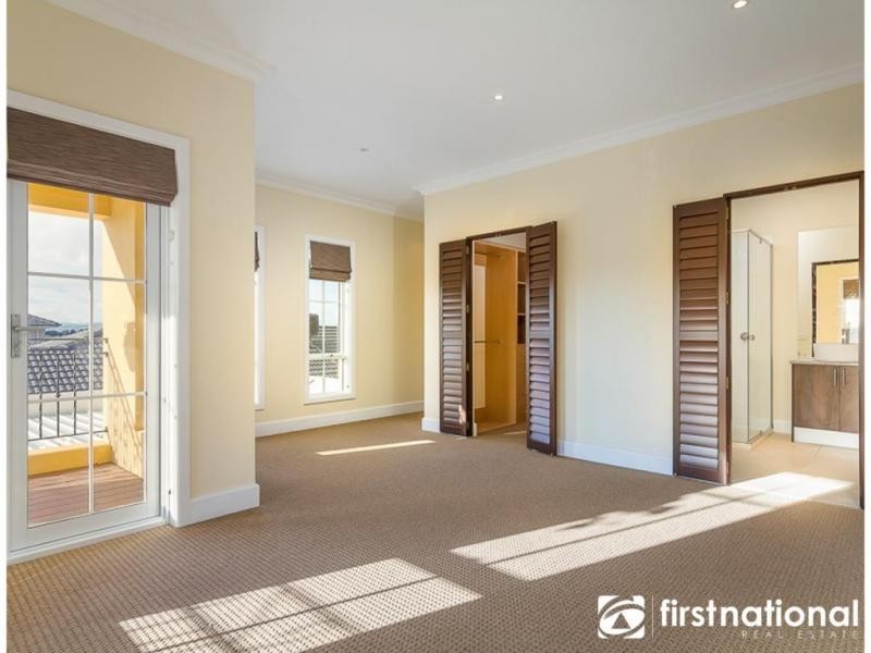 6 Ascent Drive, Cranbourne North VIC 3977