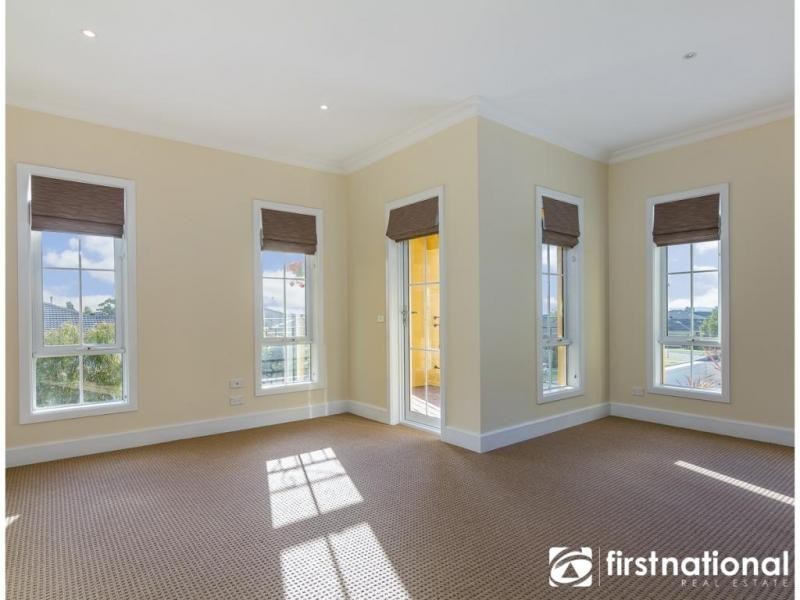 6 Ascent Drive, Cranbourne North VIC 3977