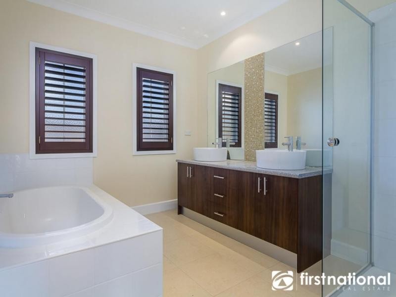 6 Ascent Drive, Cranbourne North VIC 3977