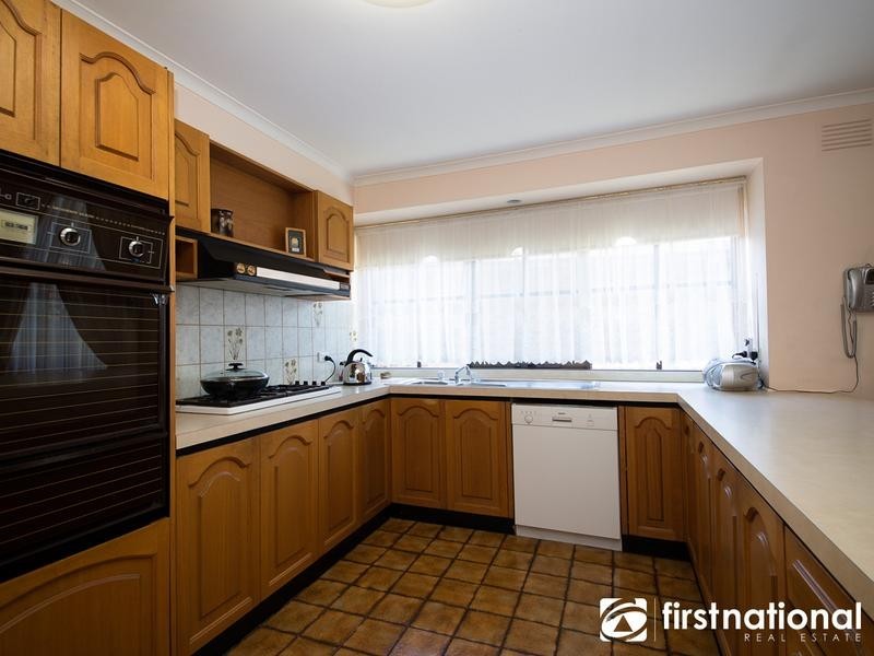 6 Ravensthorpe Crescent, Narre Warren VIC 3805