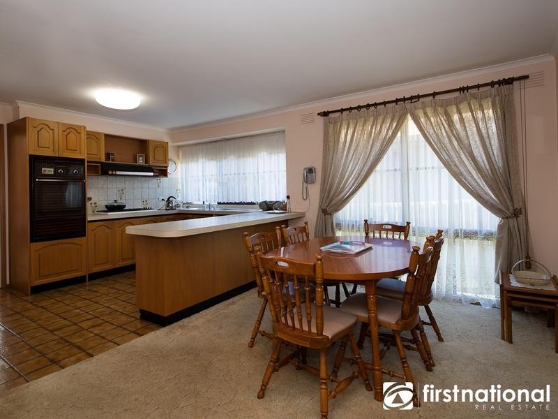 6 Ravensthorpe Crescent, Narre Warren VIC 3805