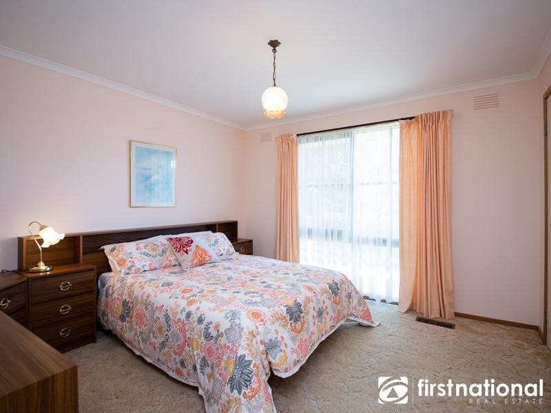 6 Ravensthorpe Crescent, Narre Warren VIC 3805