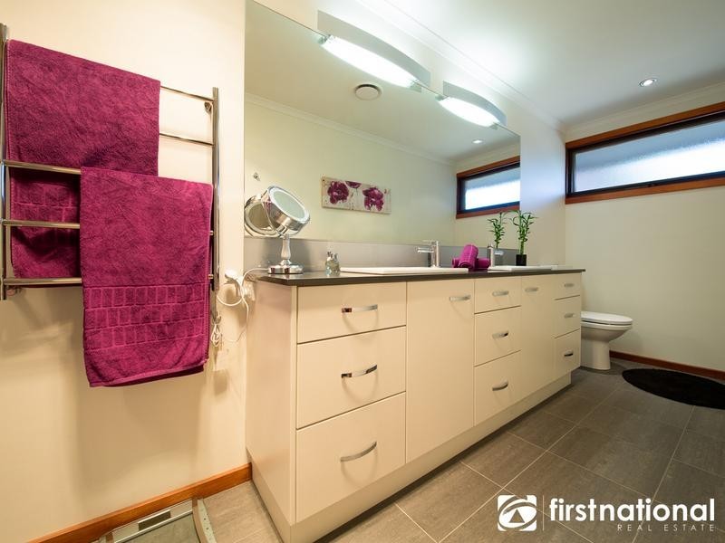 34 Malanie Close, Narre Warren North VIC 3804