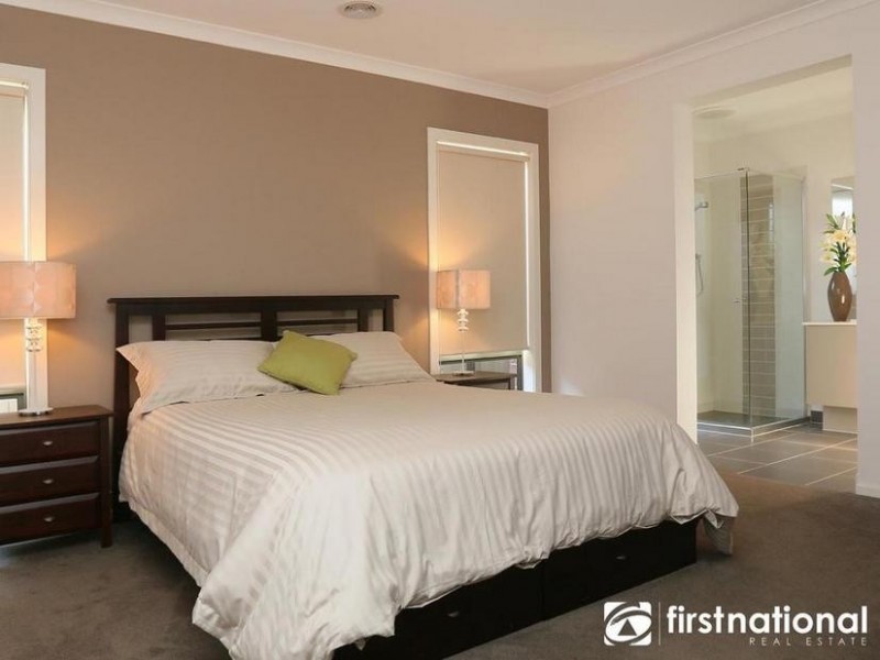 30 Hackney Circuit, Clyde North VIC 3978