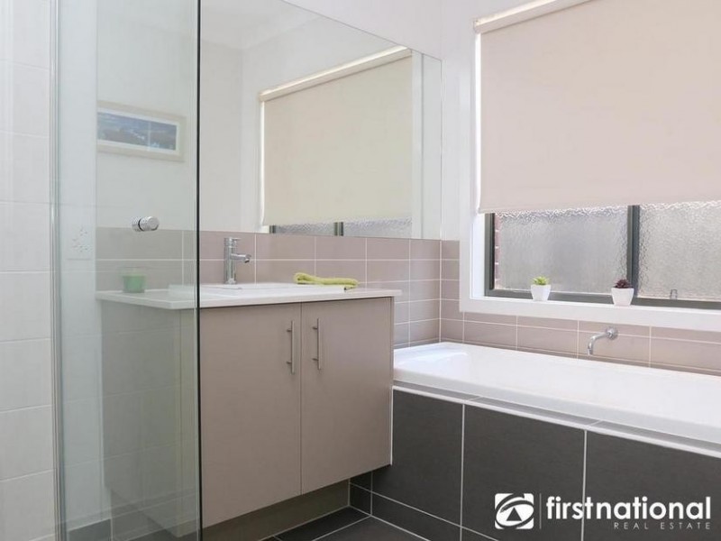 30 Hackney Circuit, Clyde North VIC 3978