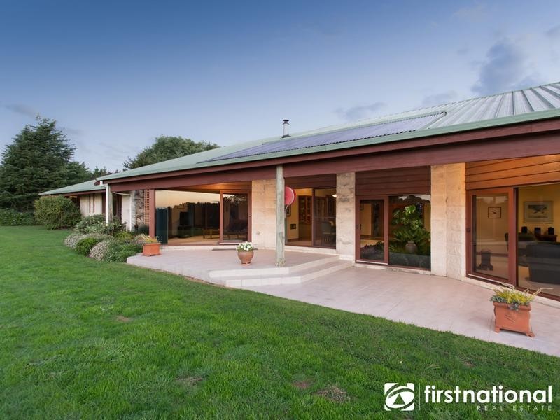 30 Beaconsfield-Emerald Road, Dewhurst VIC 3808