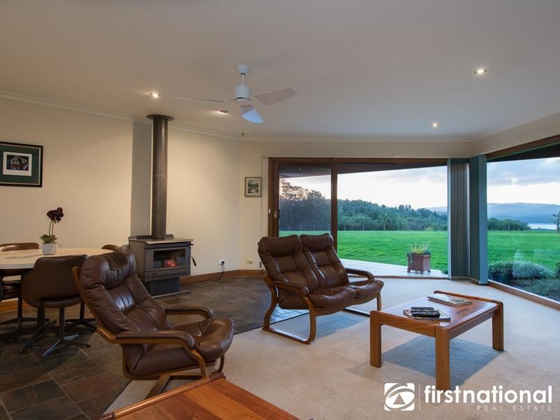 30 Beaconsfield-Emerald Road, Dewhurst VIC 3808