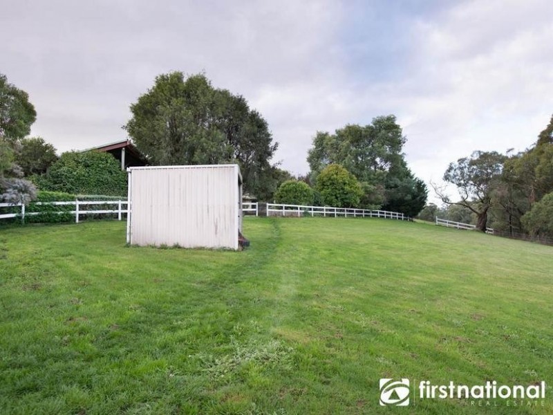 30 Beaconsfield-Emerald Road, Dewhurst VIC 3808