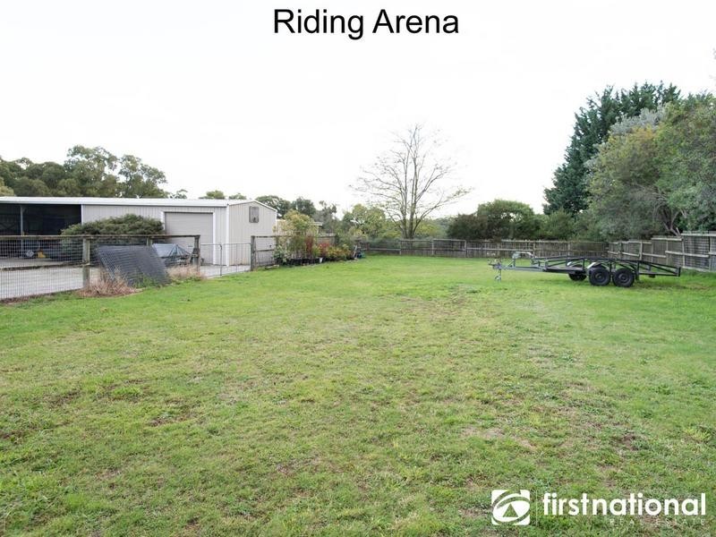 30 Beaconsfield-Emerald Road, Dewhurst VIC 3808