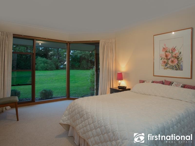 30 Beaconsfield-Emerald Road, Dewhurst VIC 3808