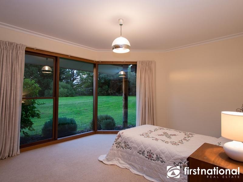 30 Beaconsfield-Emerald Road, Dewhurst VIC 3808