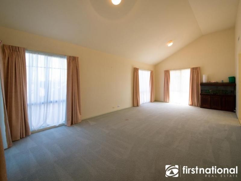 10 Rich Walk, Narre Warren South VIC 3805