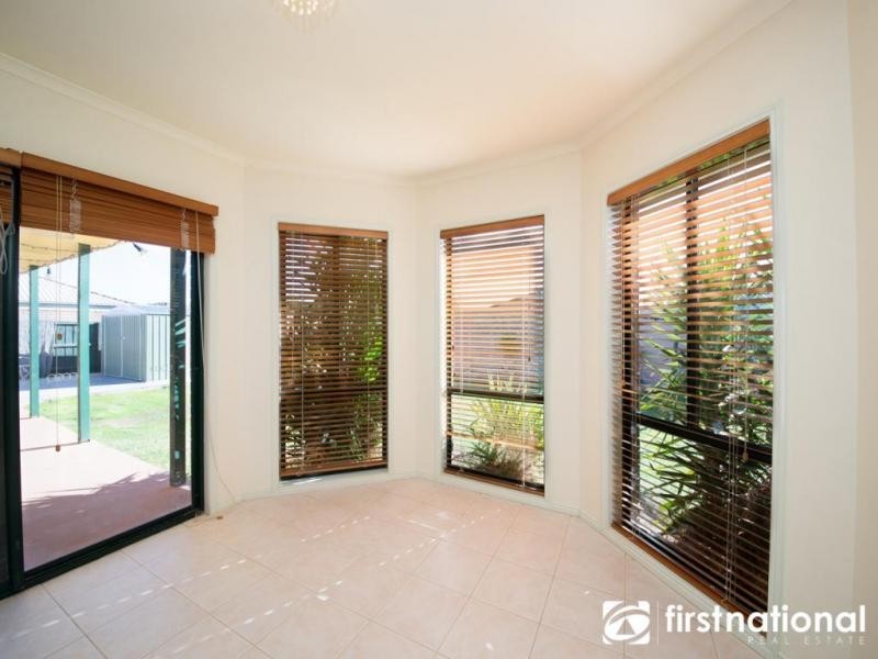10 Rich Walk, Narre Warren South VIC 3805