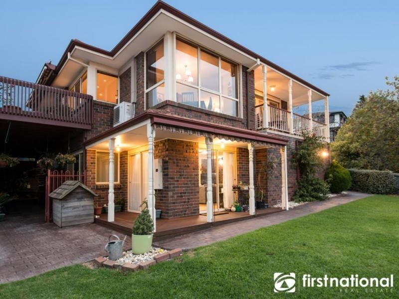 49 Lawrence Drive, Berwick VIC 3806