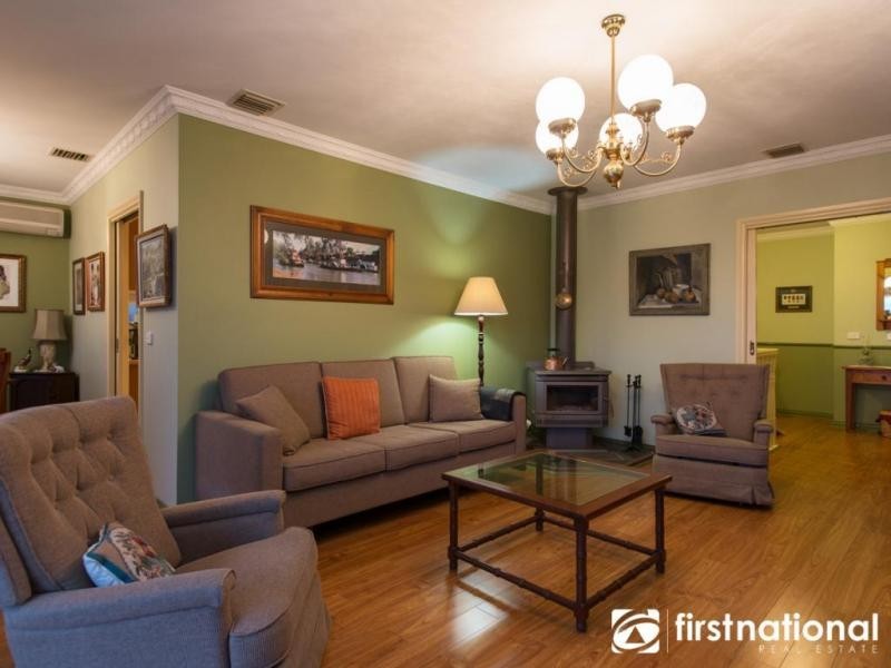 49 Lawrence Drive, Berwick VIC 3806