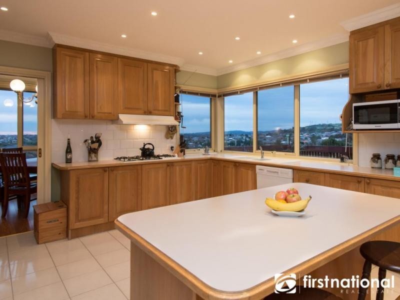 49 Lawrence Drive, Berwick VIC 3806