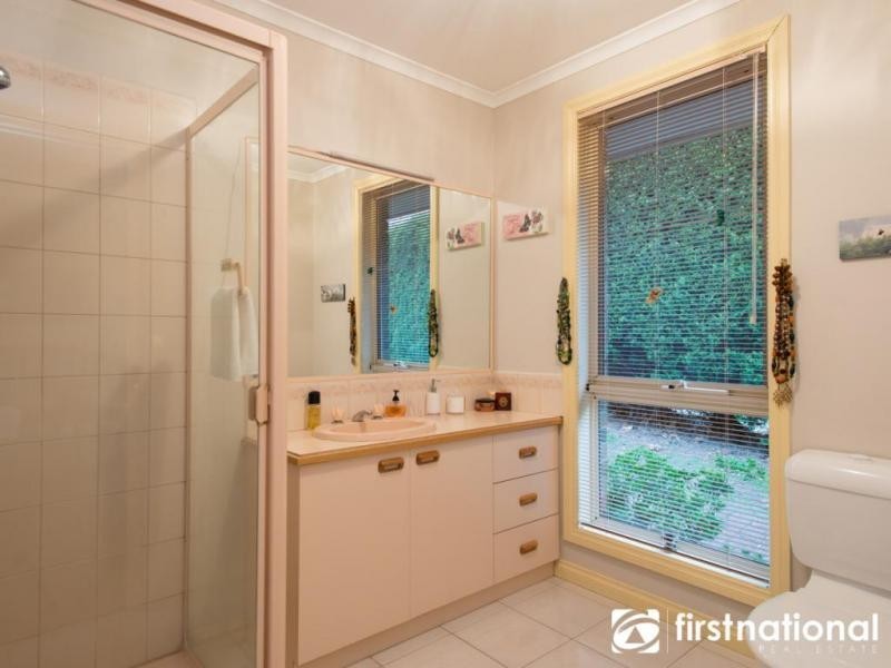 49 Lawrence Drive, Berwick VIC 3806