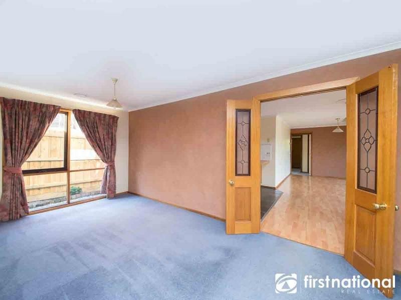 15 Escott Grove, Berwick VIC 3806