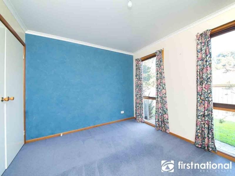 15 Escott Grove, Berwick VIC 3806