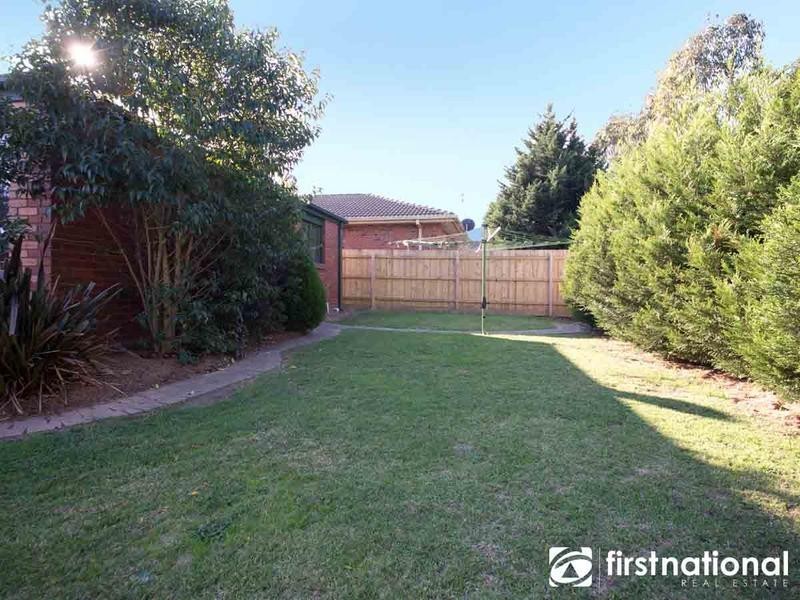 15 Escott Grove, Berwick VIC 3806