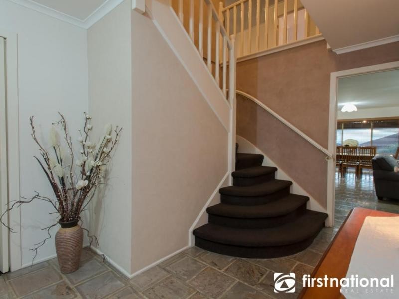 2 Dirkala Retreat, Berwick VIC 3806