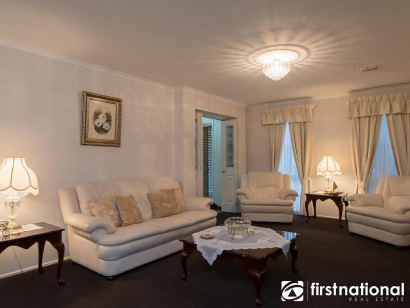 2 Dirkala Retreat, Berwick VIC 3806
