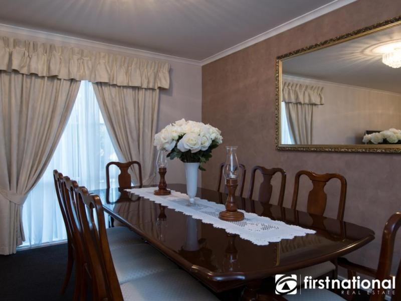 2 Dirkala Retreat, Berwick VIC 3806
